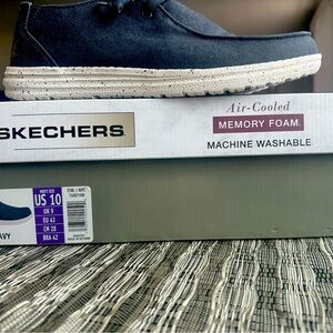 Skechers slip on shoes